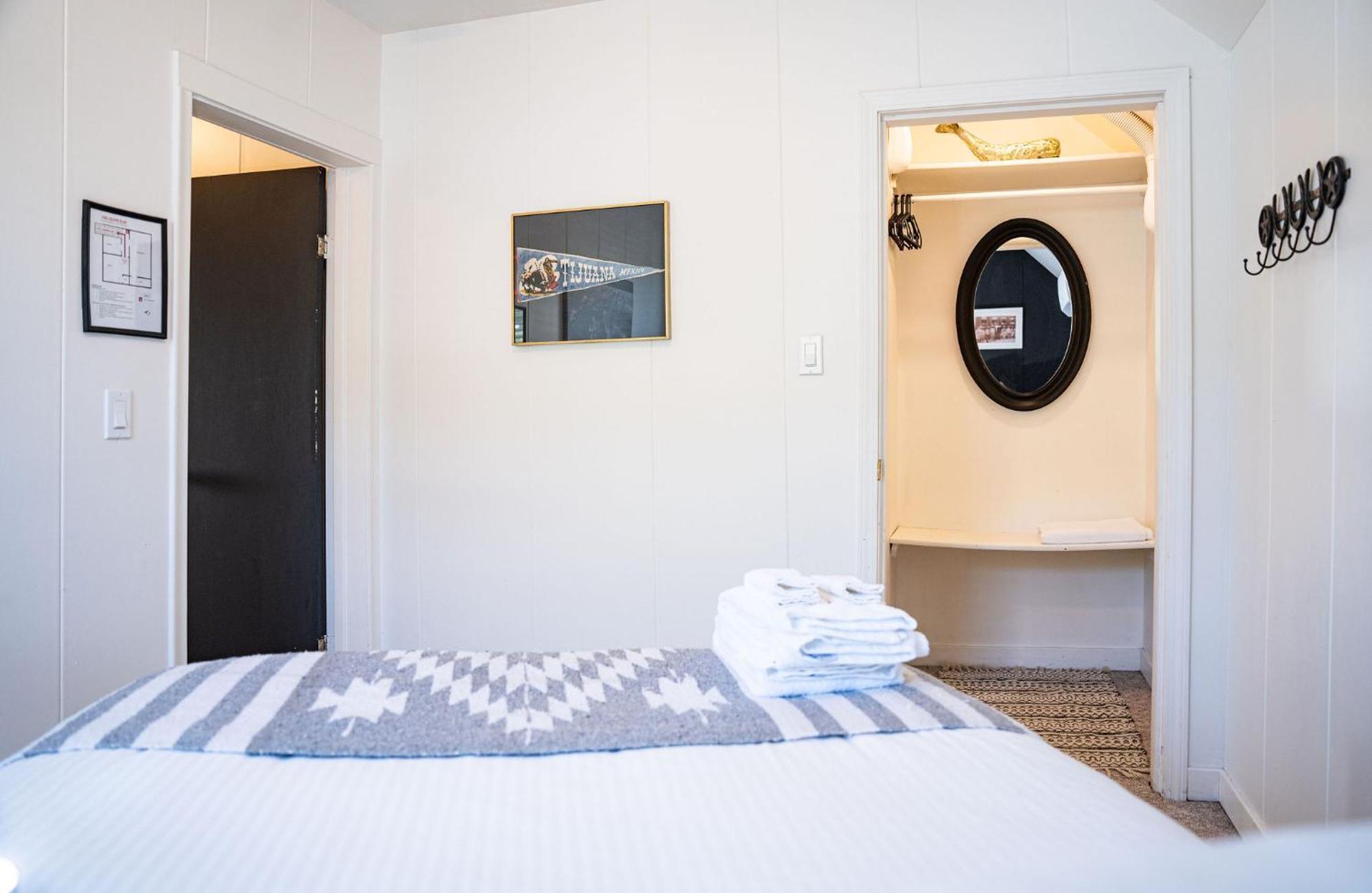 The Downtown Hive By Vacations Holiday home *