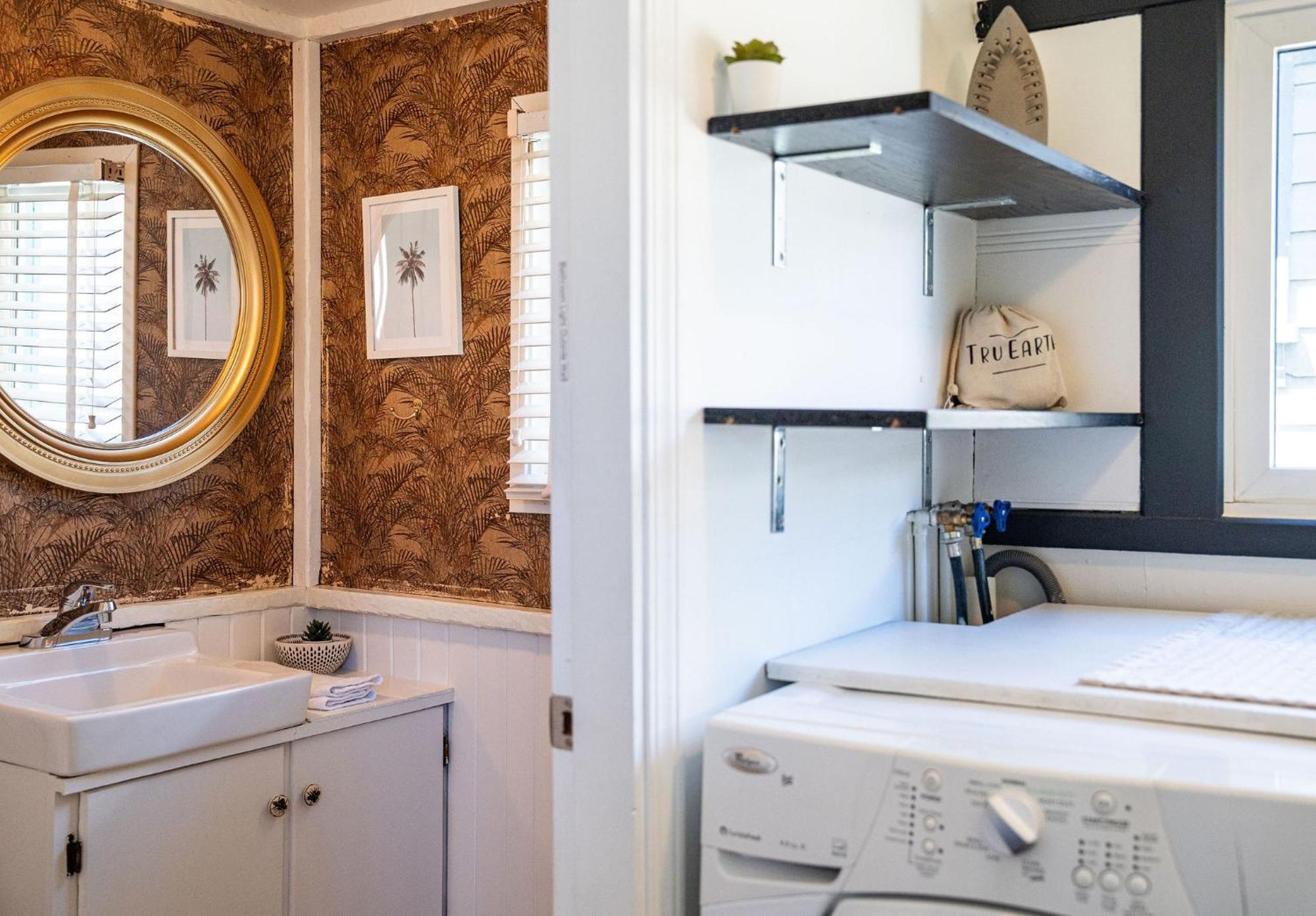 The Downtown Hive By Vacations *